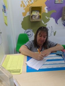 Signing my life away for 3 days! ..ooohhh its all a BIG MYSTERY! :D